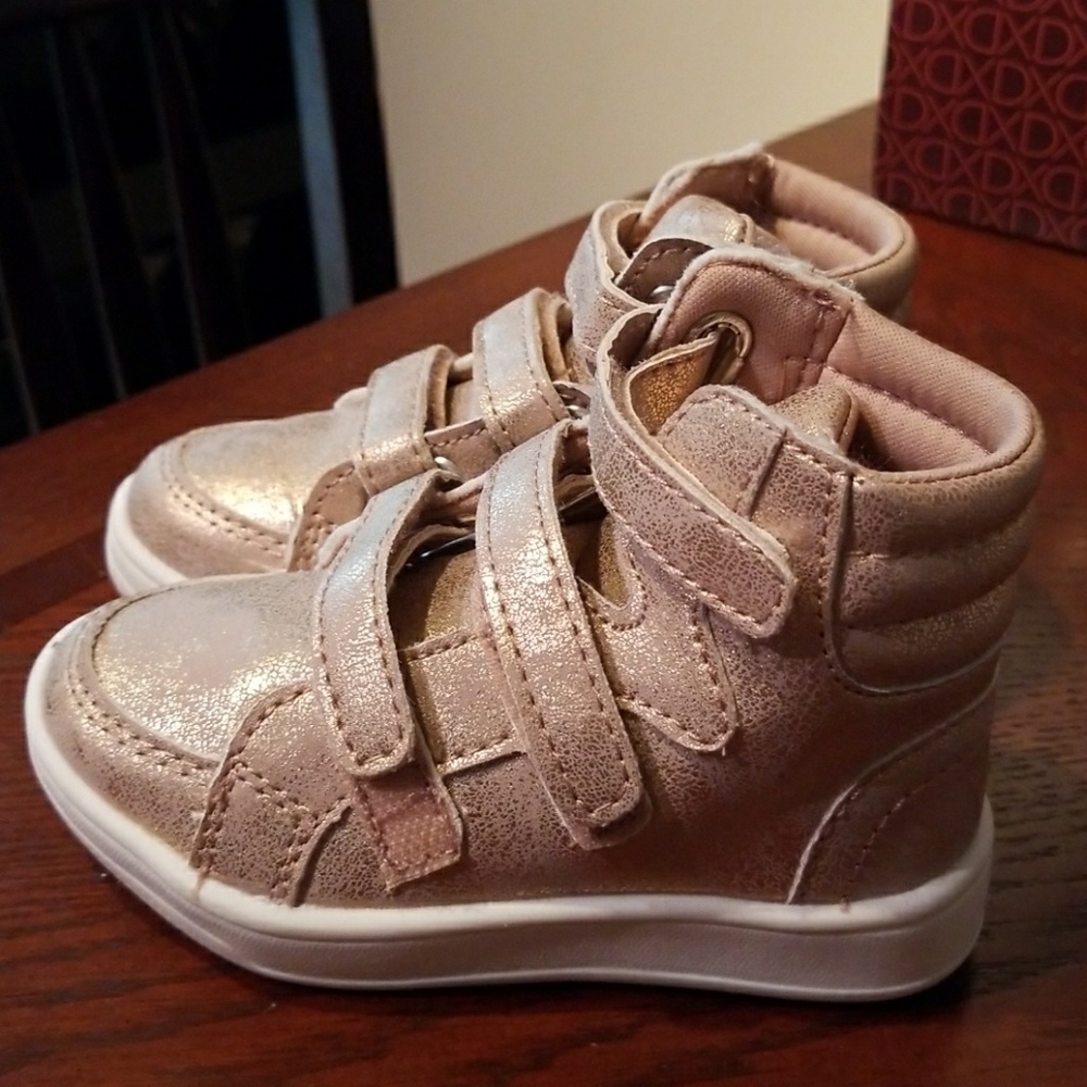 Brash hi top girls size 7